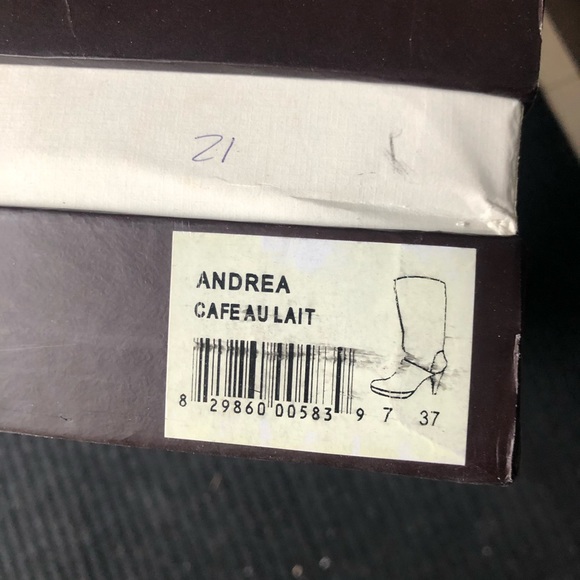 Moden Vintage beige suede high heel boots nib - Picture 7 of 9